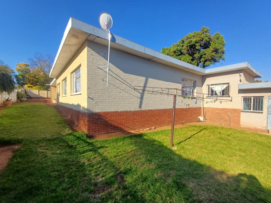 4 Bedroom Property for Sale in Uitsig Free State
